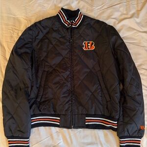 NFL Cincinnati Bengals Black and Orange Quilted Bomber Jacket Size Small